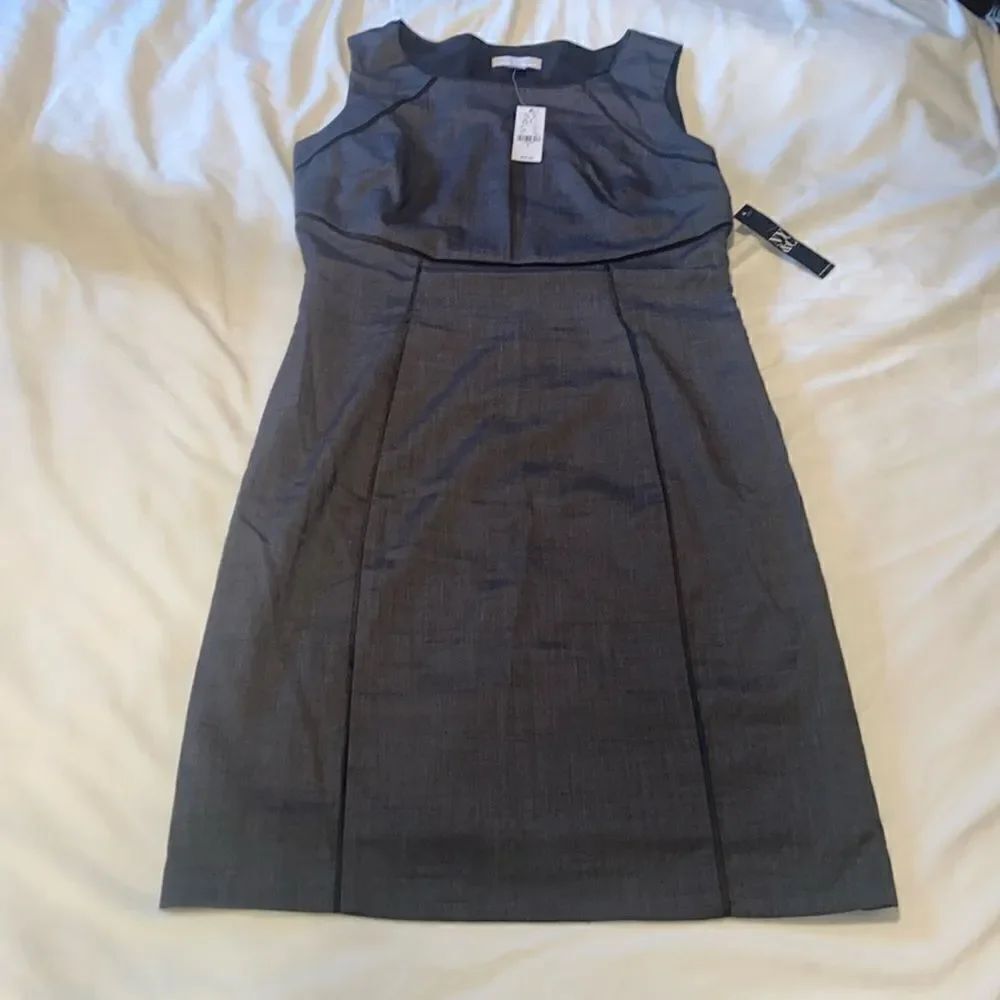 New York and company, ladies business, casual pencil dress Size 6 NWT